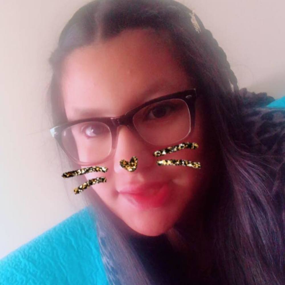 Meet your Posher, Yineth